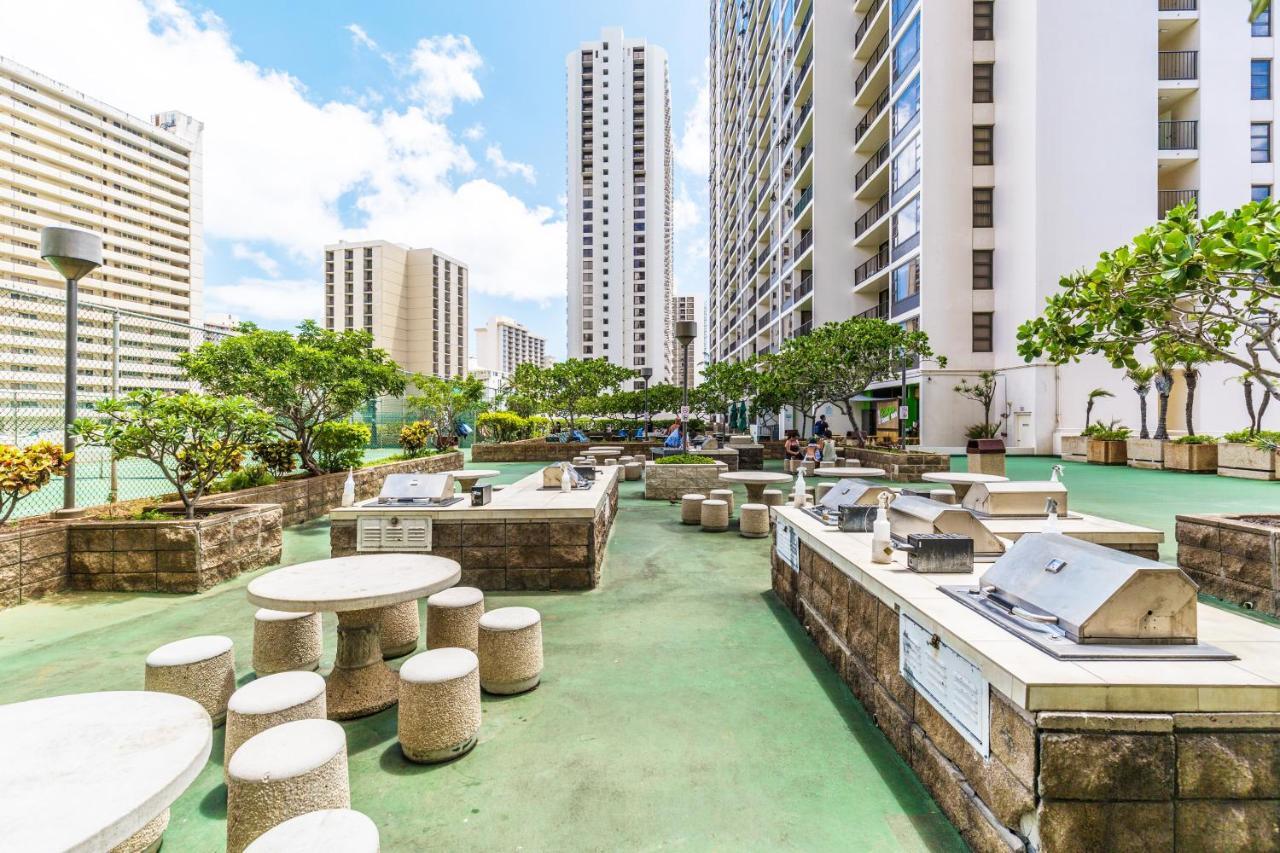 Cozy Waikiki Getaway, Stroll To Beach With Free Parking Honolulu Eksteriør bilde